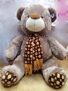 Плюшевый медведь в шарфике 2 цвета муз. 130 см