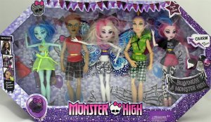 Набор из 5 кукол "Monster Nigh"
